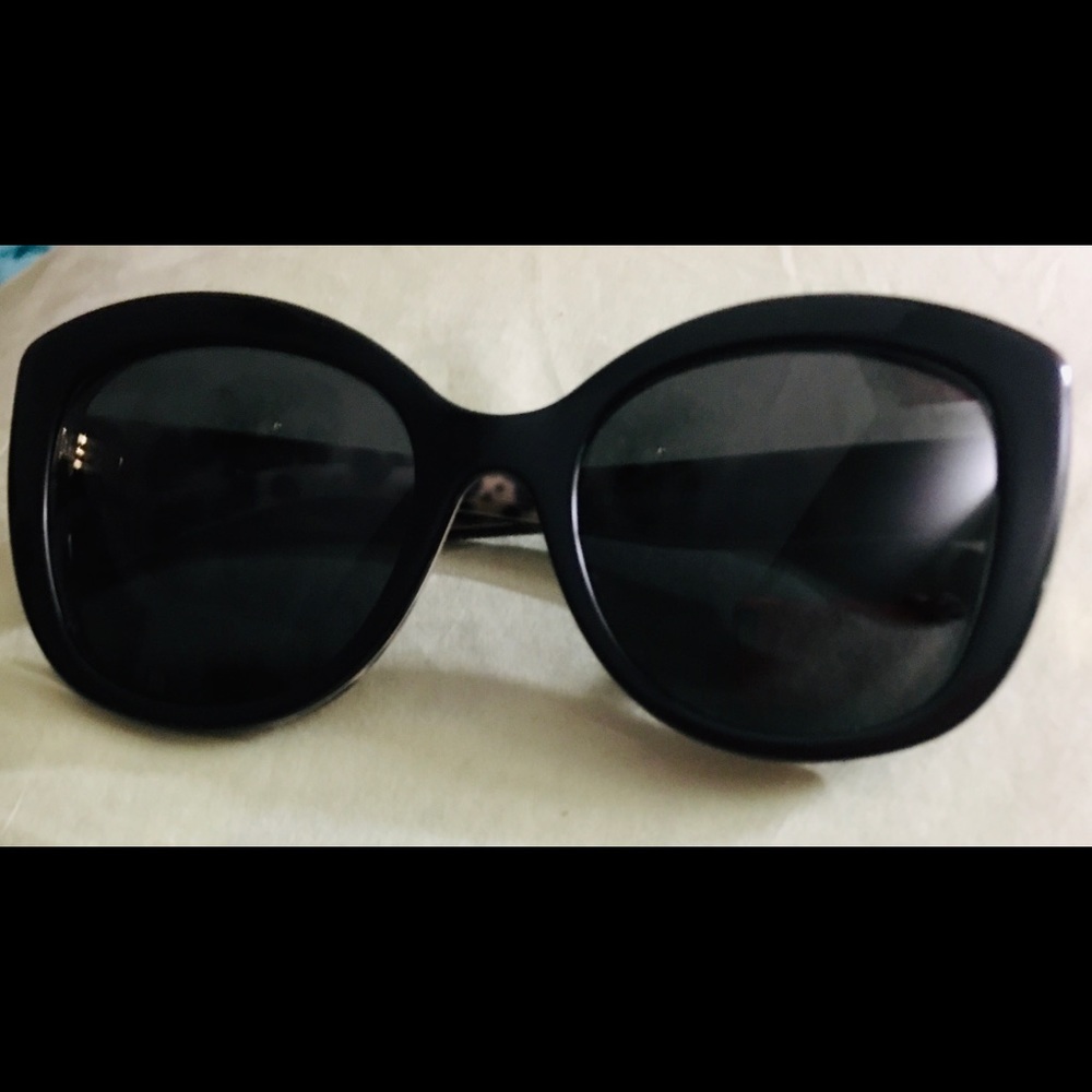 Womens Black & Animal print Dolce & Gabana soo cute sunglasses!